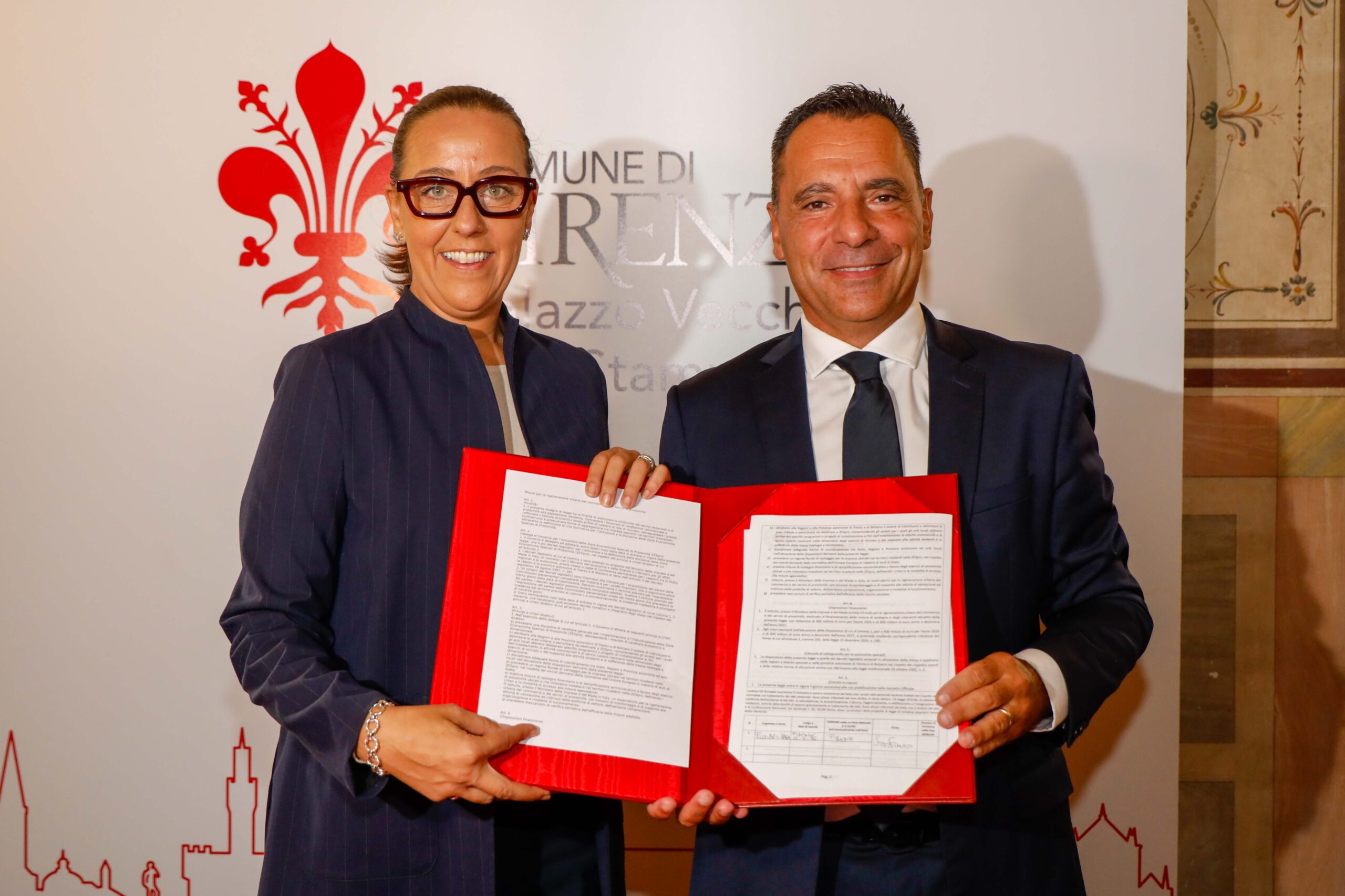 COMMERCIO DI PROSSIMITÀ: LA SINDACA FUNARO FIRMA LA PROPOSTA DI LEGGE NAZIONALE DI CONFESERCENTI